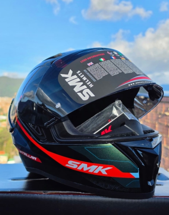 Casco SMK Verde-Negro